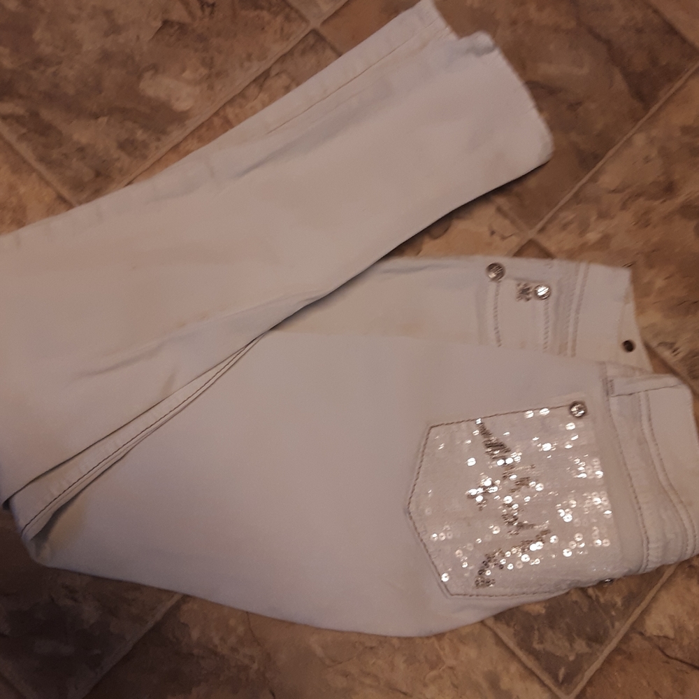 White miss me jeans